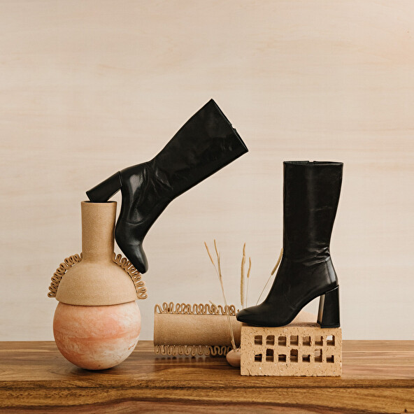 HEELED BOOTS WITH SQUARE TOE