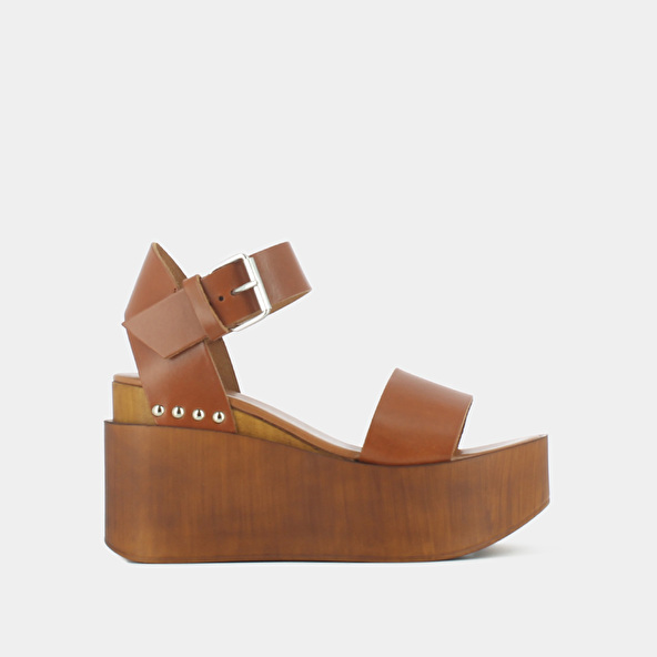 SANDALS WITH WEDGE HEELS AND SILVER DETAILS