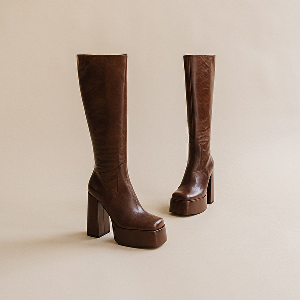 PLATFORM BOOTS WITH SQUARE TOES