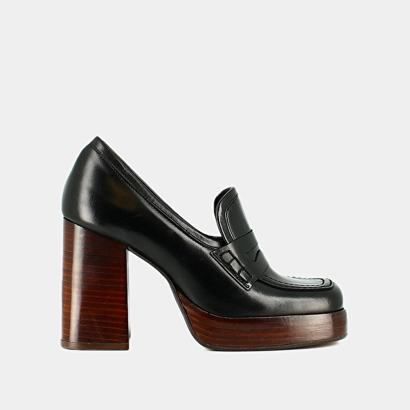SQUARE-TOE HEELED LOAFERS