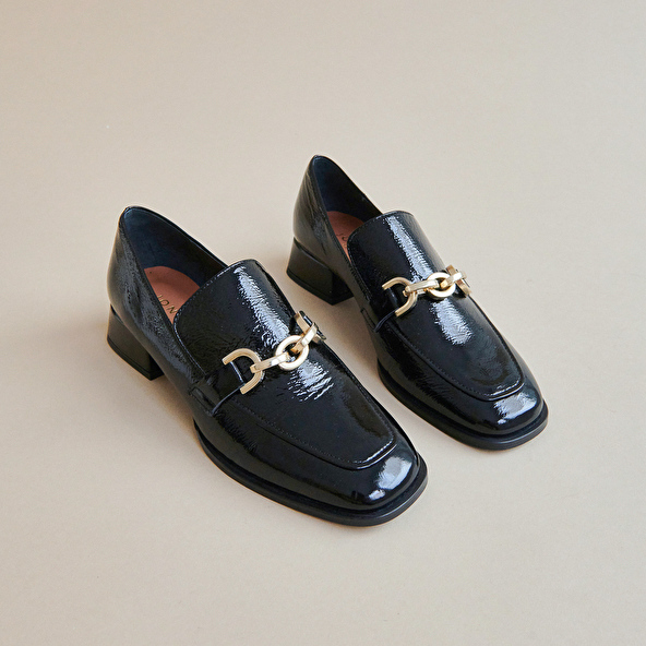 LOAFERS WITH GOLD BUCKLES