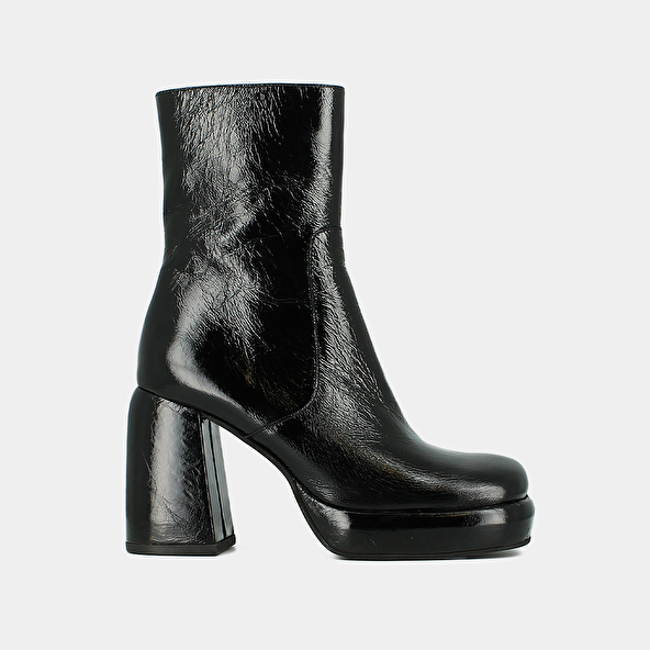 PLATFORM BOOTS WITH SQUARE TOES