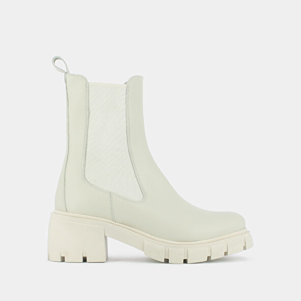 HEELED BOOTS WITH NOTCHED SOLES