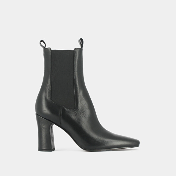 HEELED BOOTS, POINTED TOE AND ELASTIC