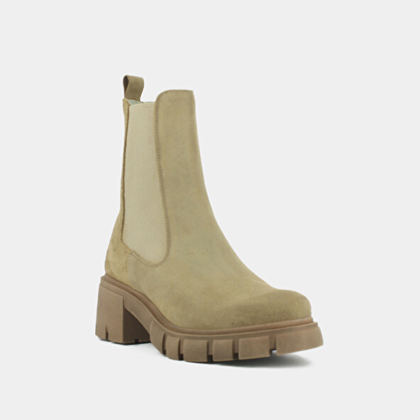 HEELED BOOTS WITH NOTCHED SOLES