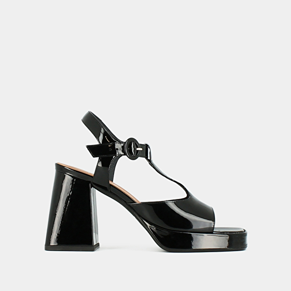 OPEN TOE SANDALS AND HEELS