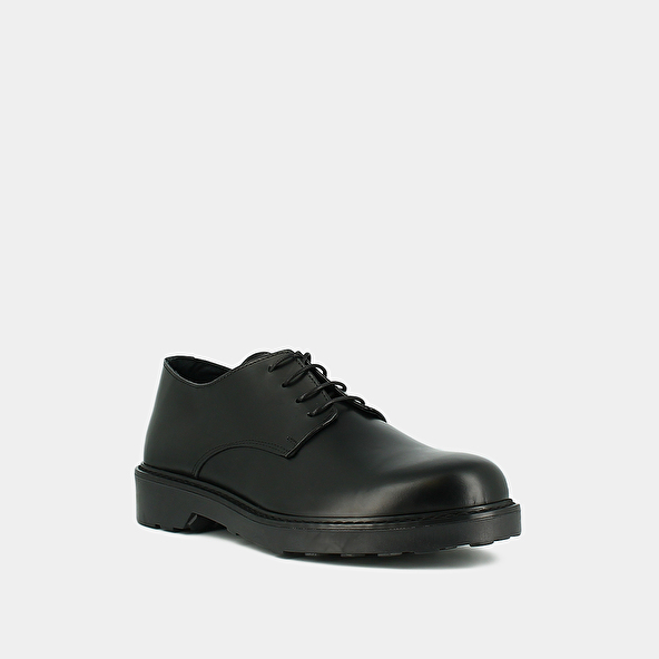 DERBIES WITH LACES AND NOTCHED SOLES