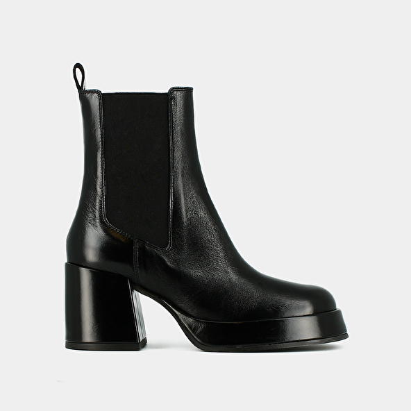 PLATFORM BOOTS WITH SQUARE TOES