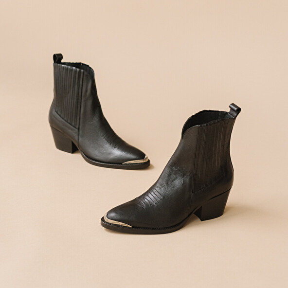 HEELED BOOTS WITH GATHERS