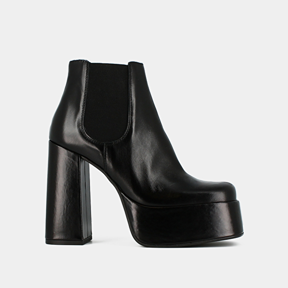 PLATFORM BOOTS WITH SQUARE TOE