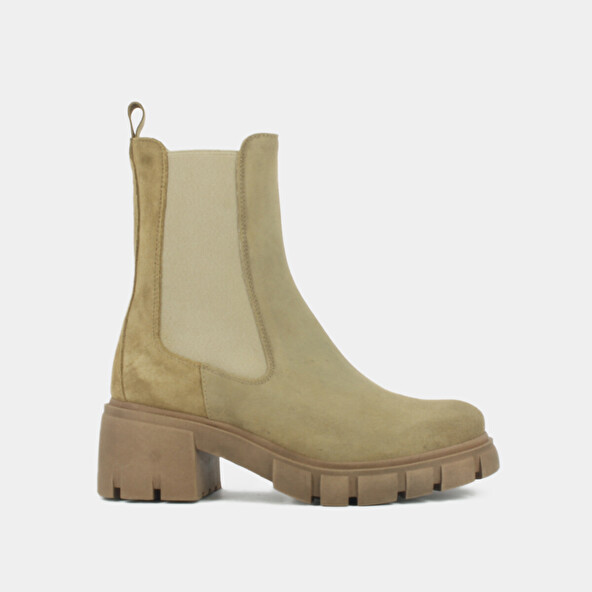 HEELED BOOTS WITH NOTCHED SOLES