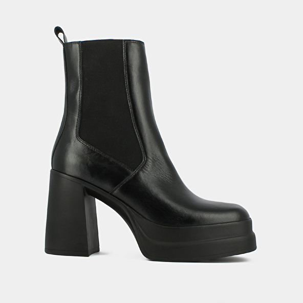 PLATFORM BOOTS