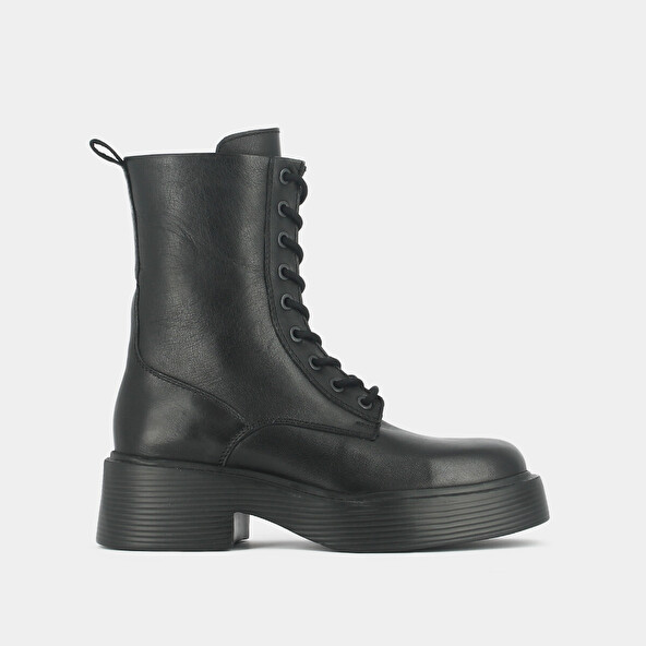 LACE-UP PLATFORM BOOTS WITH SQUARE TOE