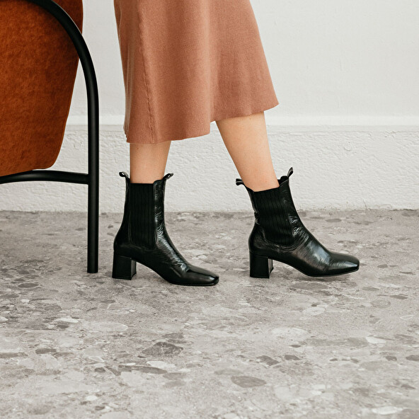 HEELED BOOTS WITH GATHERS
