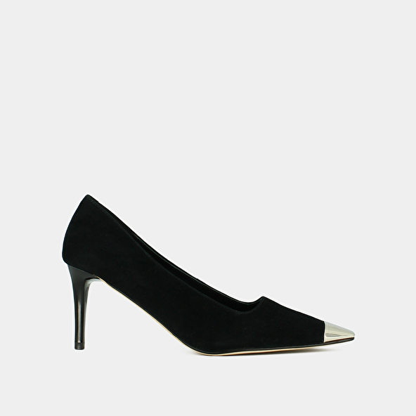 POINTED-TOE PUMPS