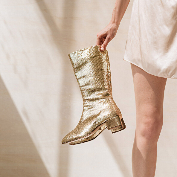 HEELED BOOTS WITH POINTED TOE