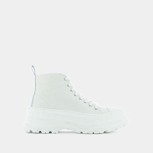 TRAINERS WITH LACES AND THICK SOLE