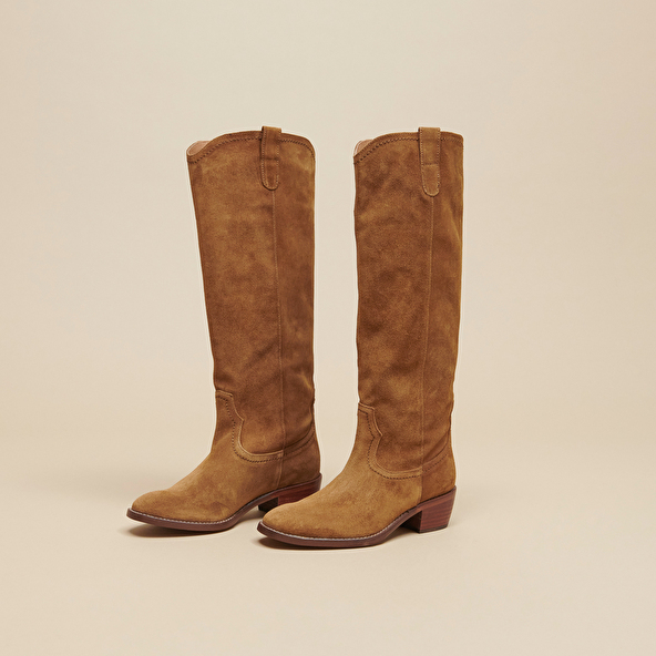 HIGH BOOTS WITH OVAL TOES