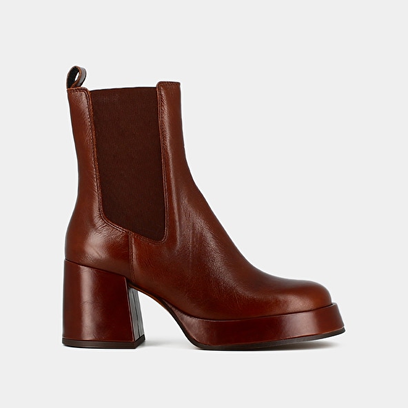 PLATFORM BOOTS WITH SQUARE TOES