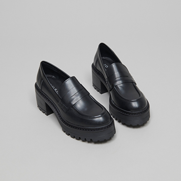 HEELED LOAFERS WITH NOTCHED SOLES