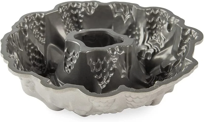 Nordic Ware Platinum Holiday Wreath Bundt Pan