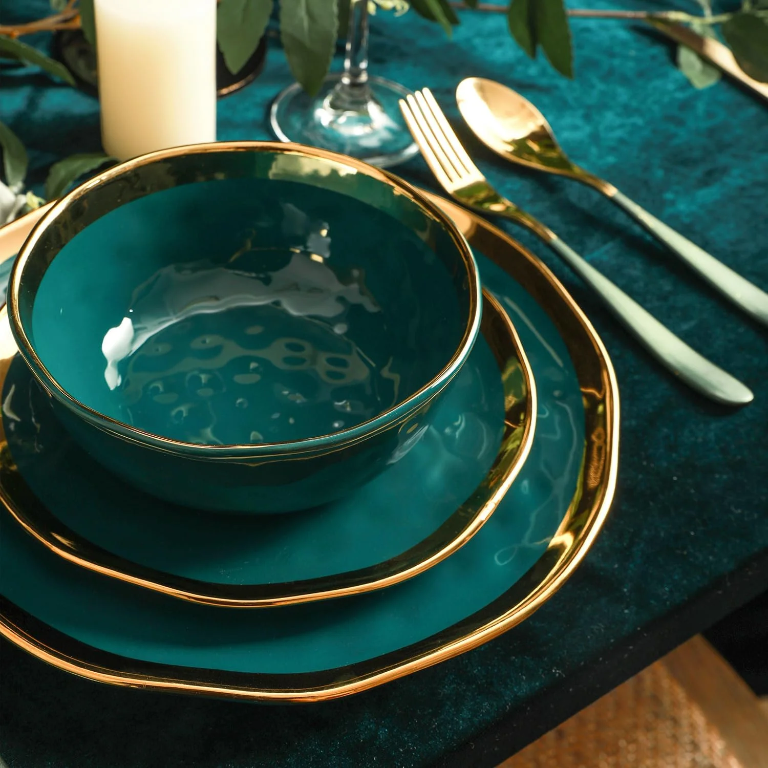 LIANMEI Porcelain 16 Piece Dinnerware Set, Service for 4, Green and Golden Rim