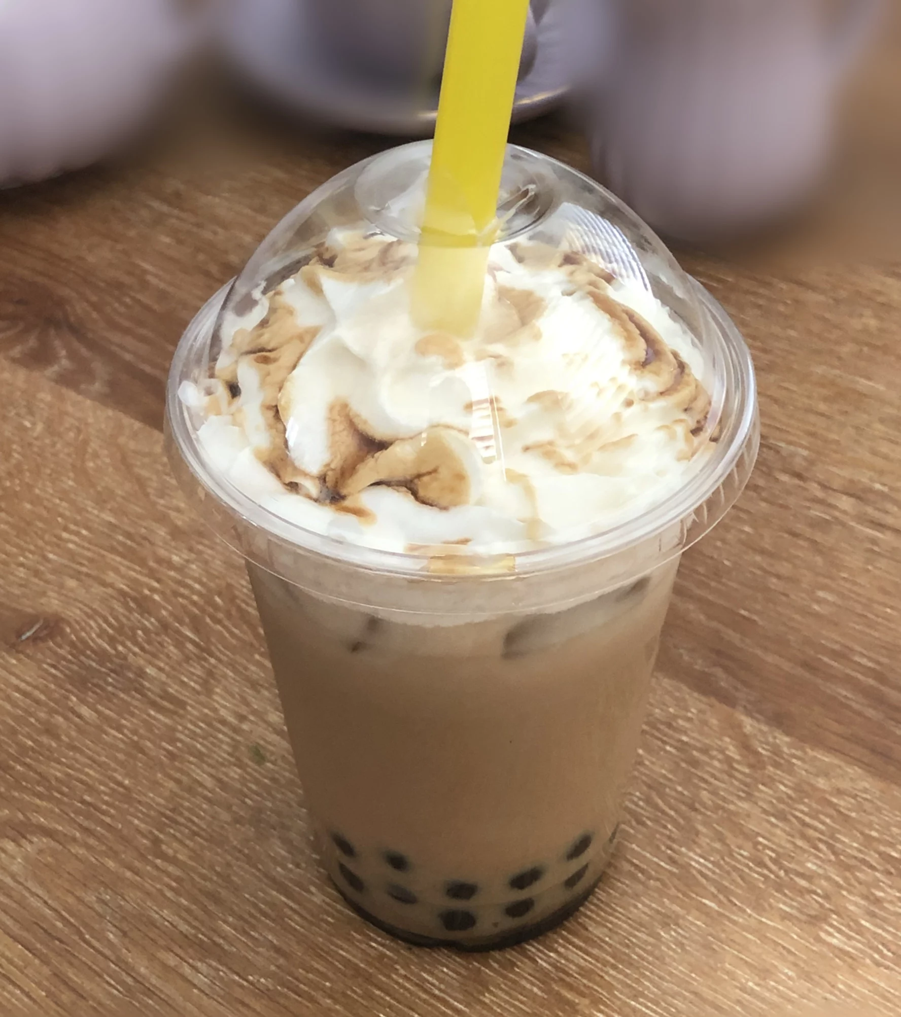 4U'LIFE 16 oz. Crystal-Clear PET Plastic Cold Cups, Beverage Cups With Dome Lids-With Straw Slot-18 Sets