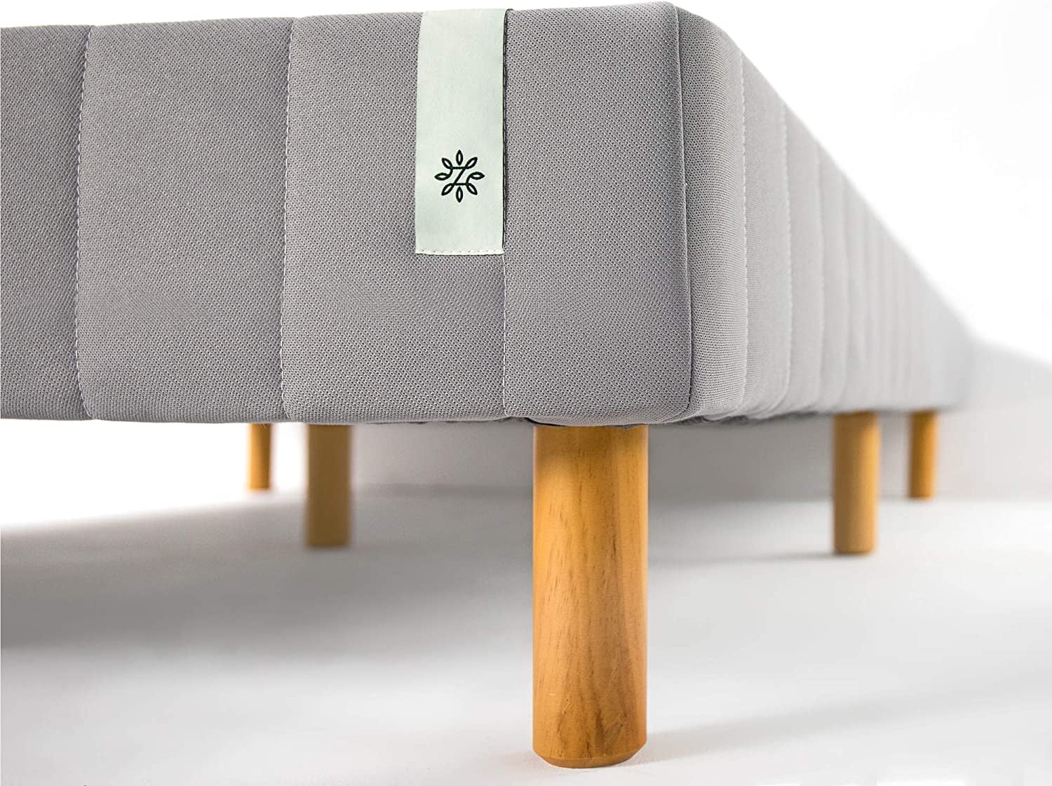 MRU GOOD DESIGN Award Winner Justina Metal Mattress Foundation / 14 Inch Platform Bed / No Box Spring Needed, King