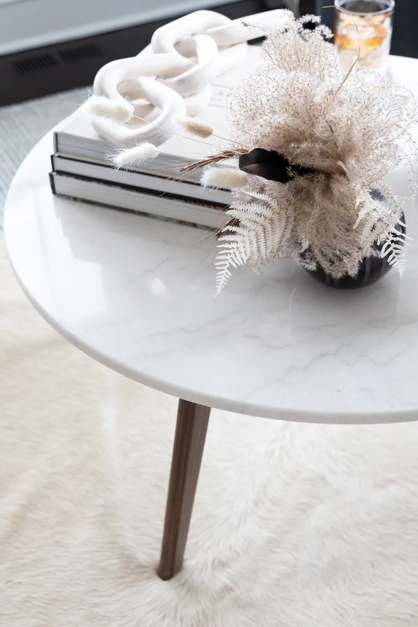 SAFAVIEH Syrio Round Marble Coffee Table, Marble/Walnut