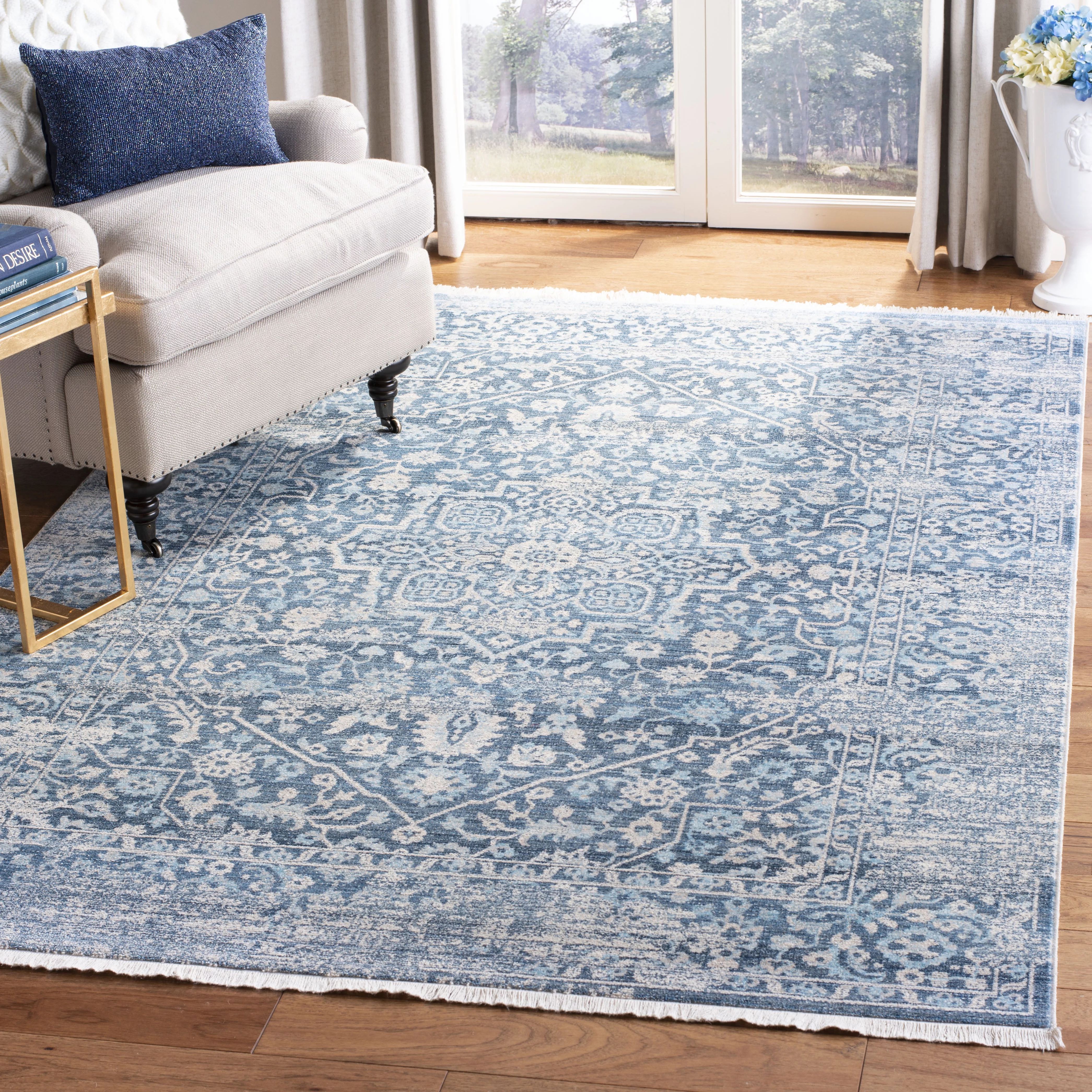 SAFAVIEH Vintage Persian Raphael Floral Bordered Polyester Area Rug, Blue/Ivory, 6' x 9'