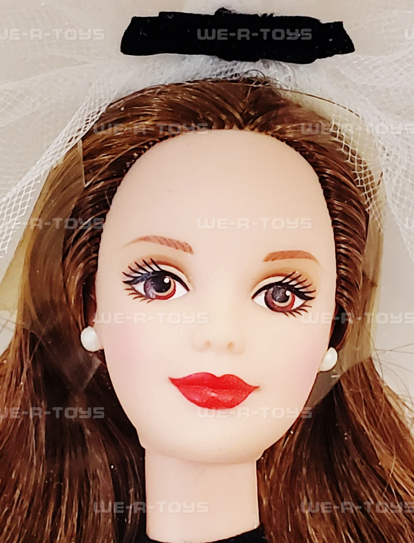 Vera Wang Bride Barbie Doll Limited Edition First in a Series 1997 Mattel 19788