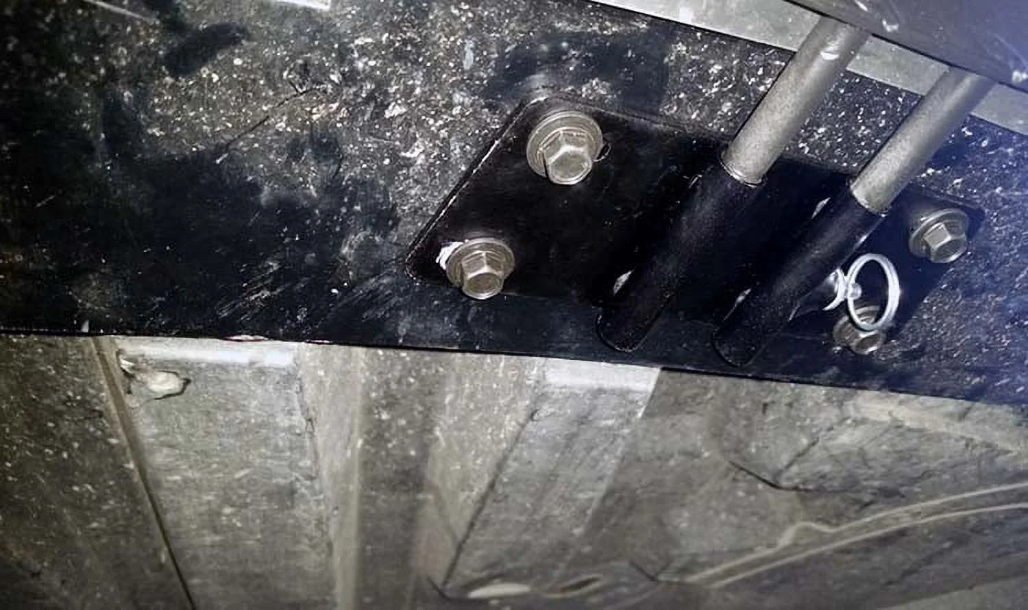 STO N SHO Front License Plate Bracket Compatible with 2004-2006 Pontiac GTO/2008 G8 (SNS122)