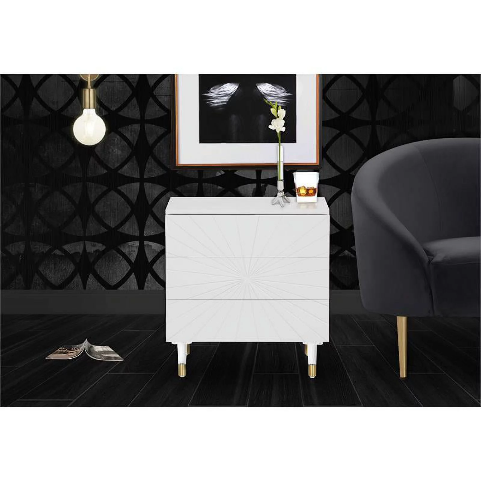 Meridian Furniture Starburst Accent Table in White Lacquer/Acrylic