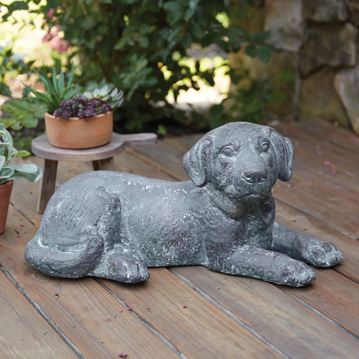 CTW Home 480018 11.5 x 25 x 13 in. Labrador Puppy Garden Statue