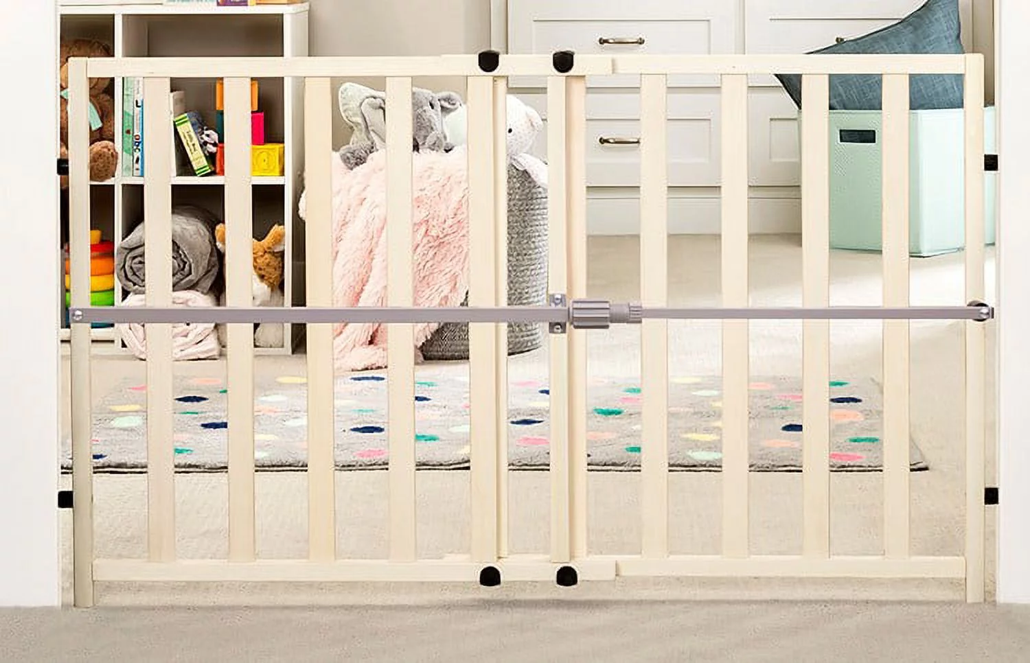 Regalo Wooden Expandable Safety Gate, Wooden Gate, Ages 6 to 24 Months