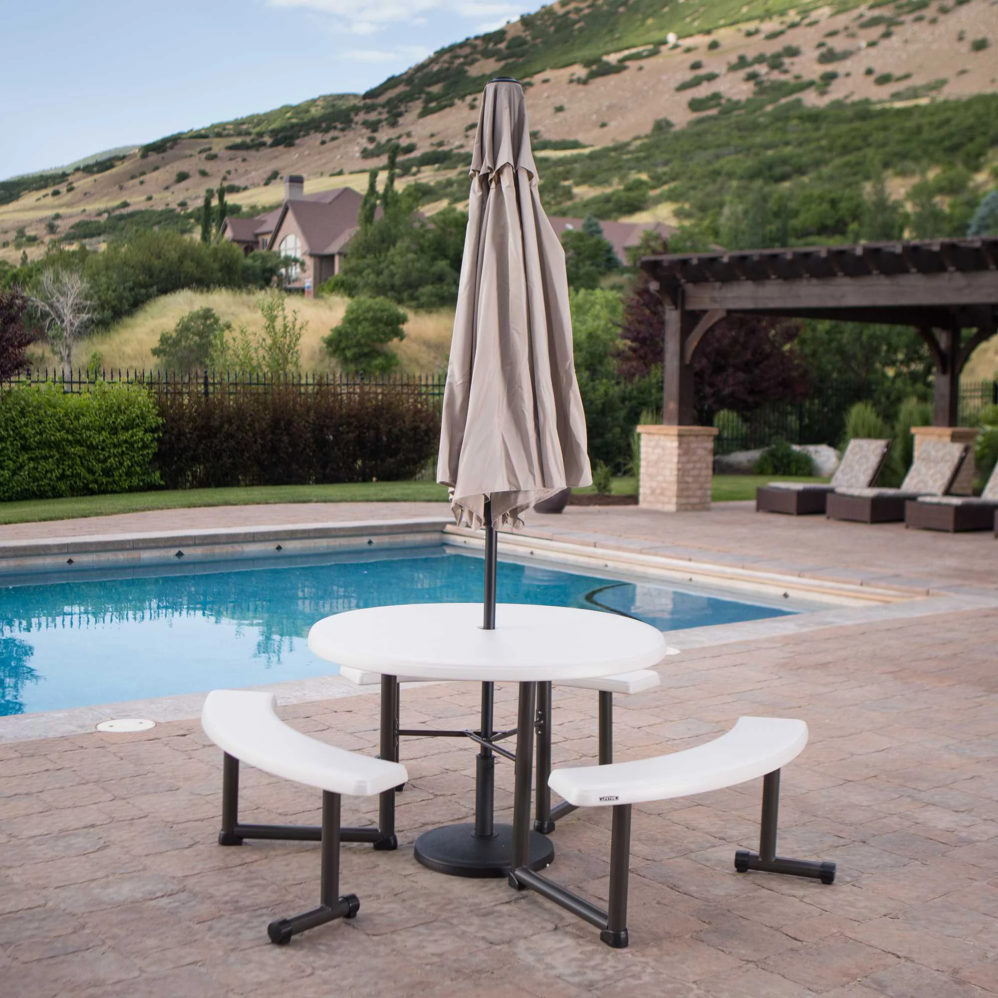 Lifetime Plastic Round Picnic Table, Almond 260205