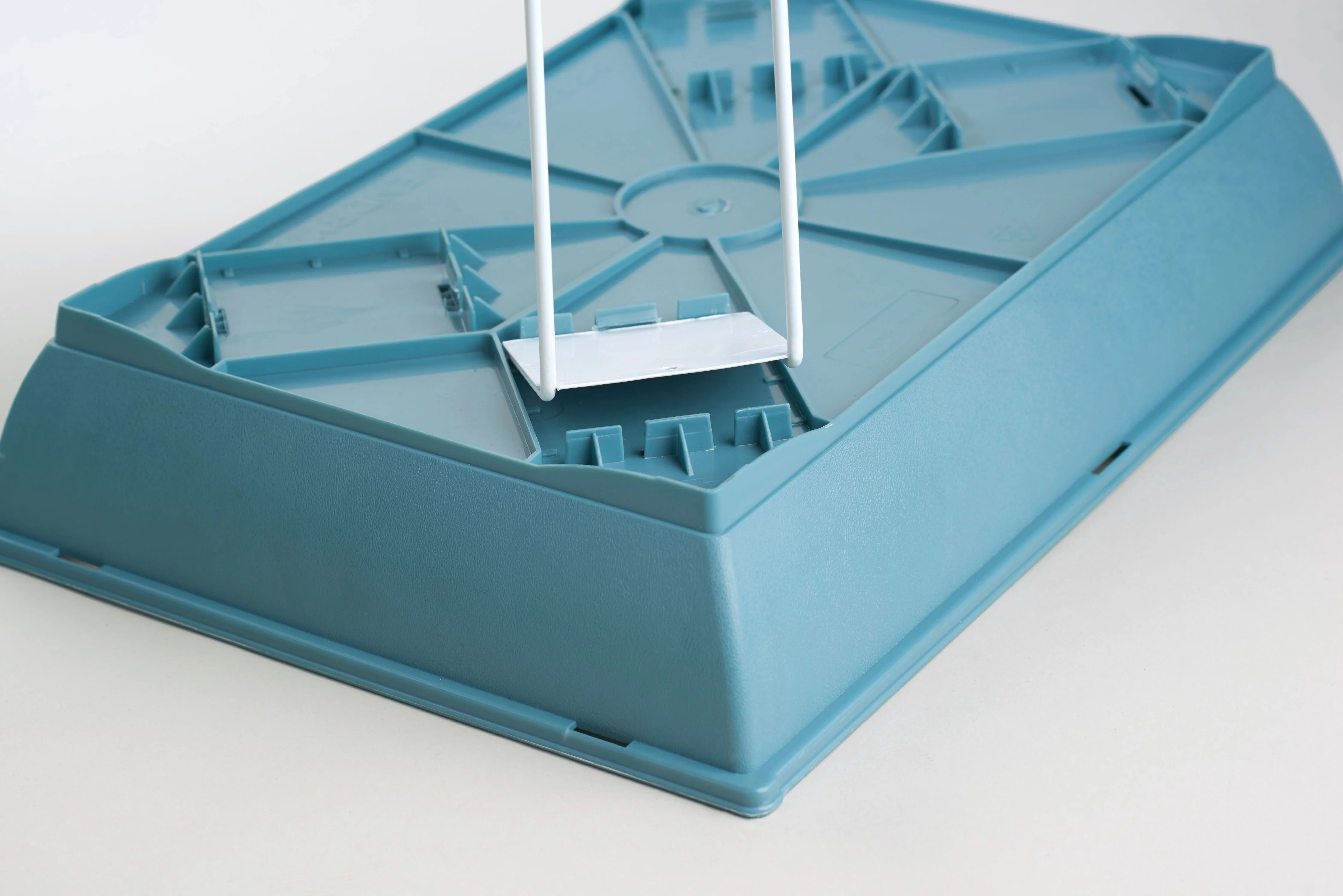 Prevue Pet Products Penthouse Suites Pagoda Roof Birdcage with Stand, Blue/White