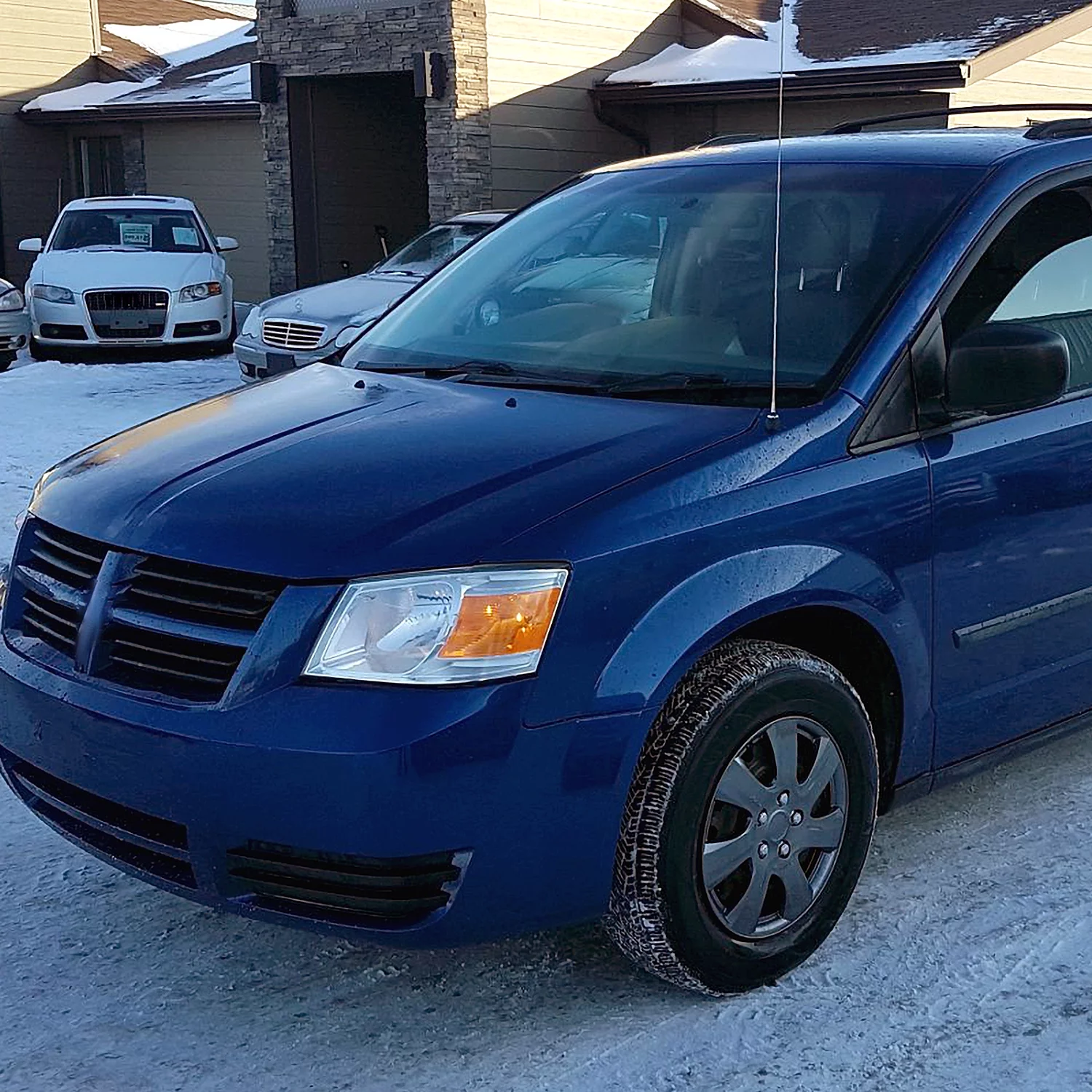 Spec-D Tuning Chrome Housing Clear Lens Driver Left Side Headlight Compatible with Dodge Grand Caravan 2008-2010 Head Light Lamp Assembly