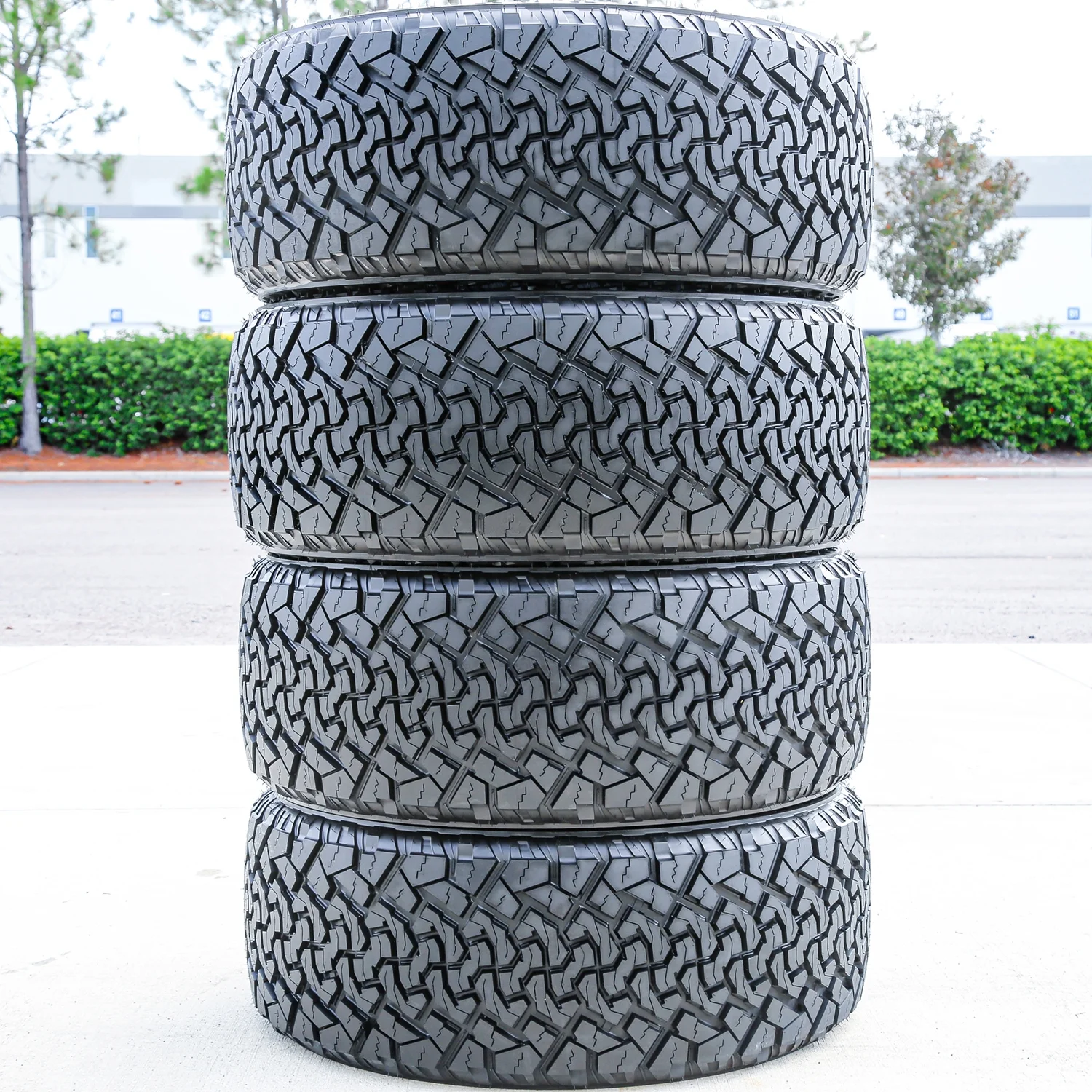 Set of 4 (FOUR) Venom Power Terra Hunter X/T LT 35X12.50R22 Load E (10 Ply) XT Extreme Terrain Tires