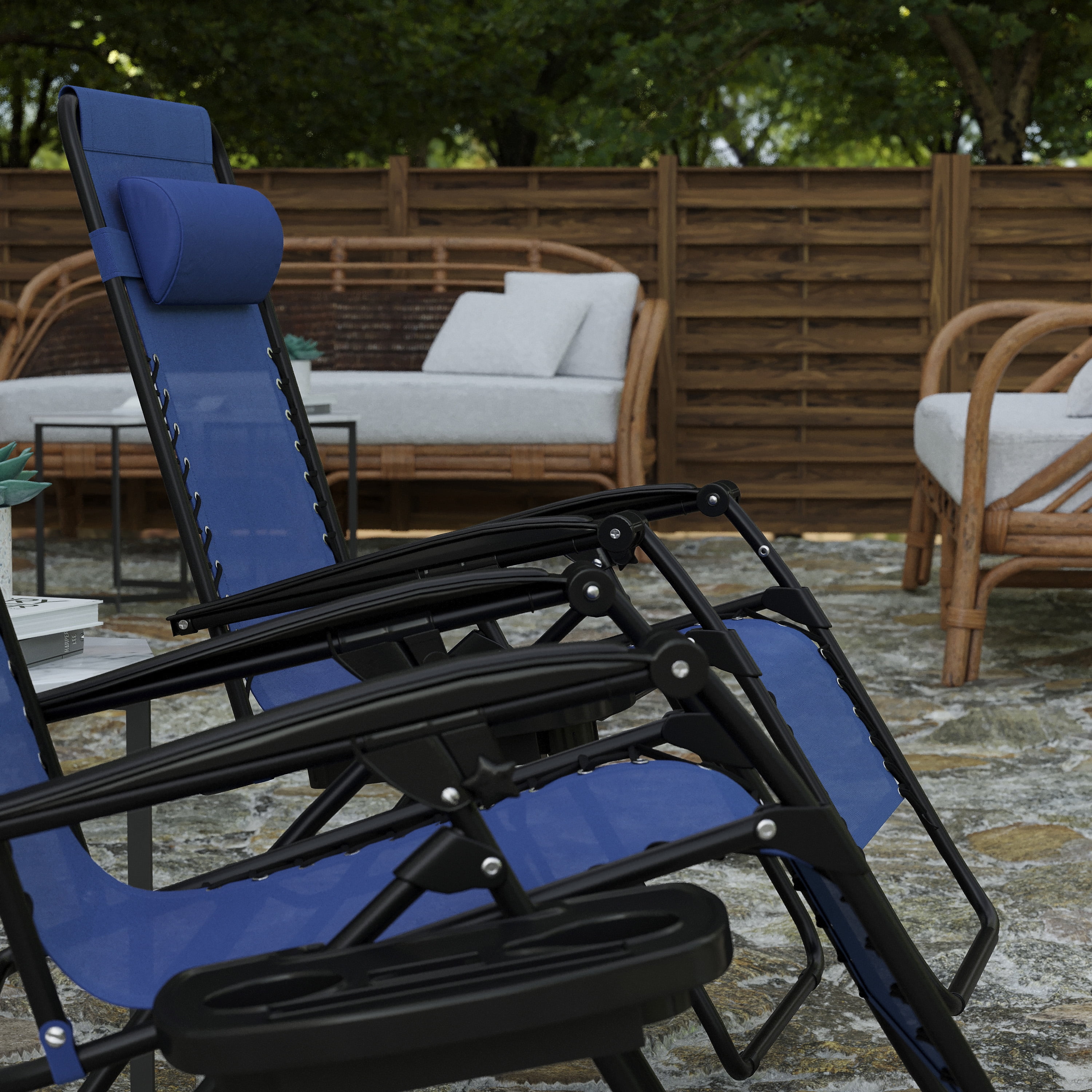 Merrick Lane Set of 2 Navy Folding Mesh Upholstered Zero Gravity Chair with Removable Pillow and Cupholder Tray