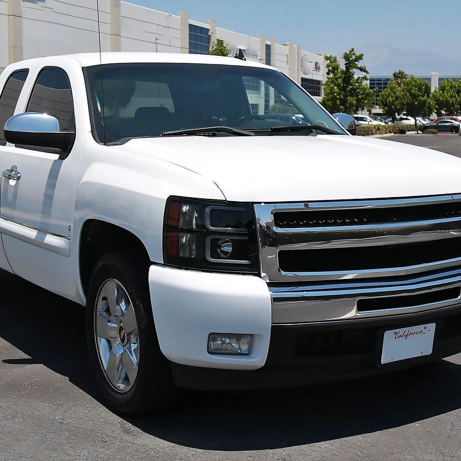 Spec-D Tuning LED Light Bar Black Housing Smoke Lens Projector Headlights Compatible with 2007-2013 Chevy Silverado 1500, 2007-2014 Chevy Silverado 2500HD/3500HD, Left + Right Pair Headlamps Assembly