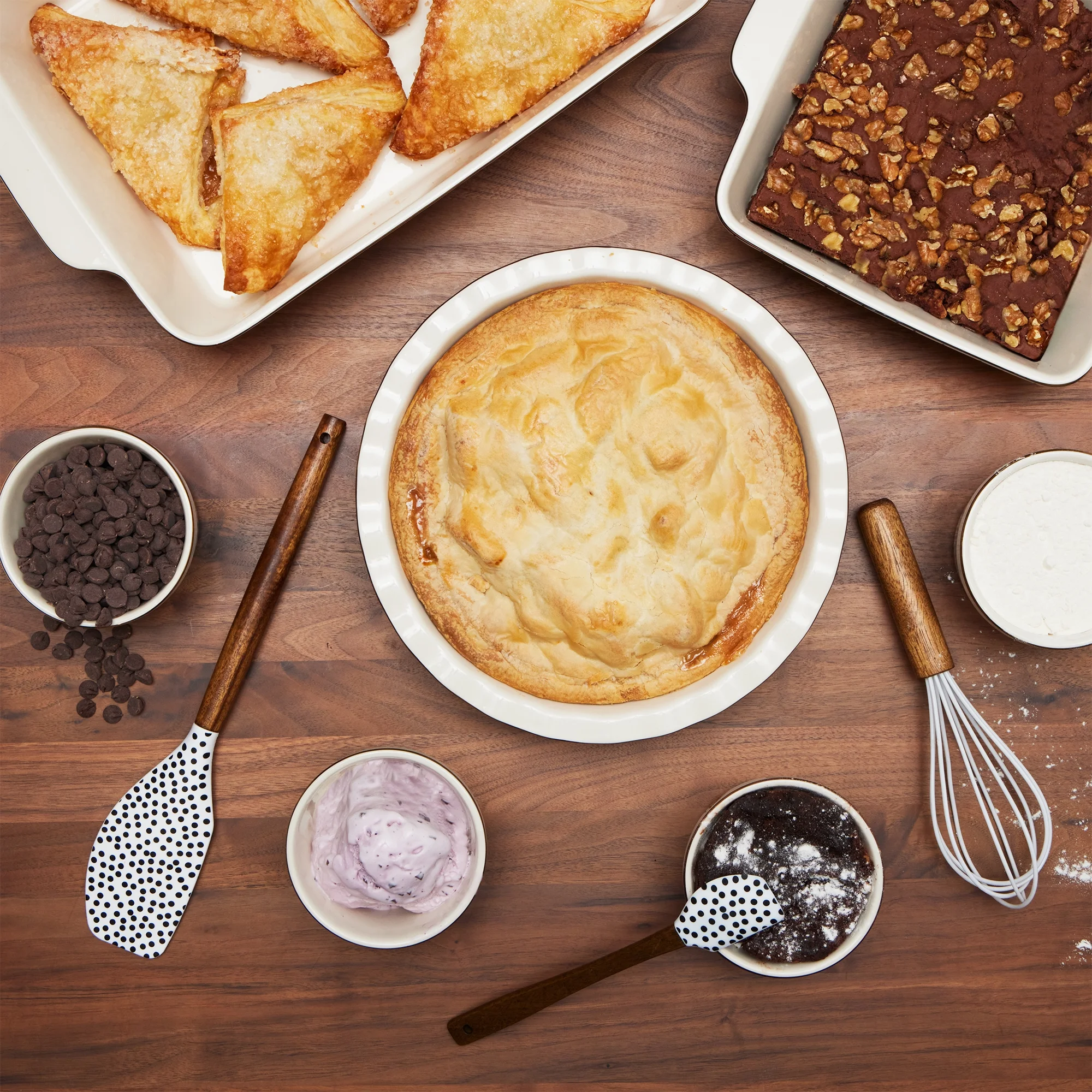 Thyme & Table 10-Piece Ceramic Bakeware Set with Pointed Spatulas & Whisk