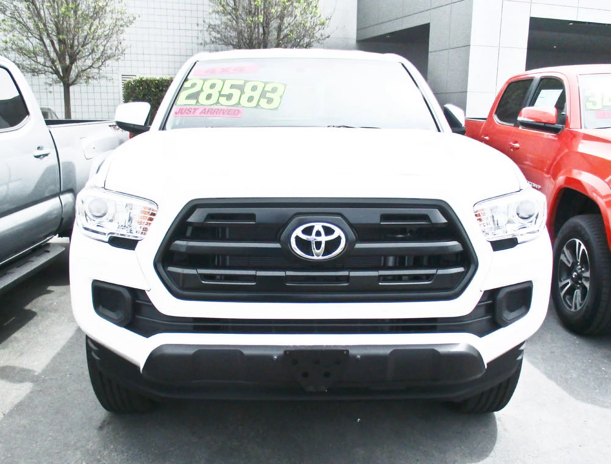 STO N SHO Front License Plate Bracket Compatible with 2016-2019 Toyota Tacoma (SNS116)