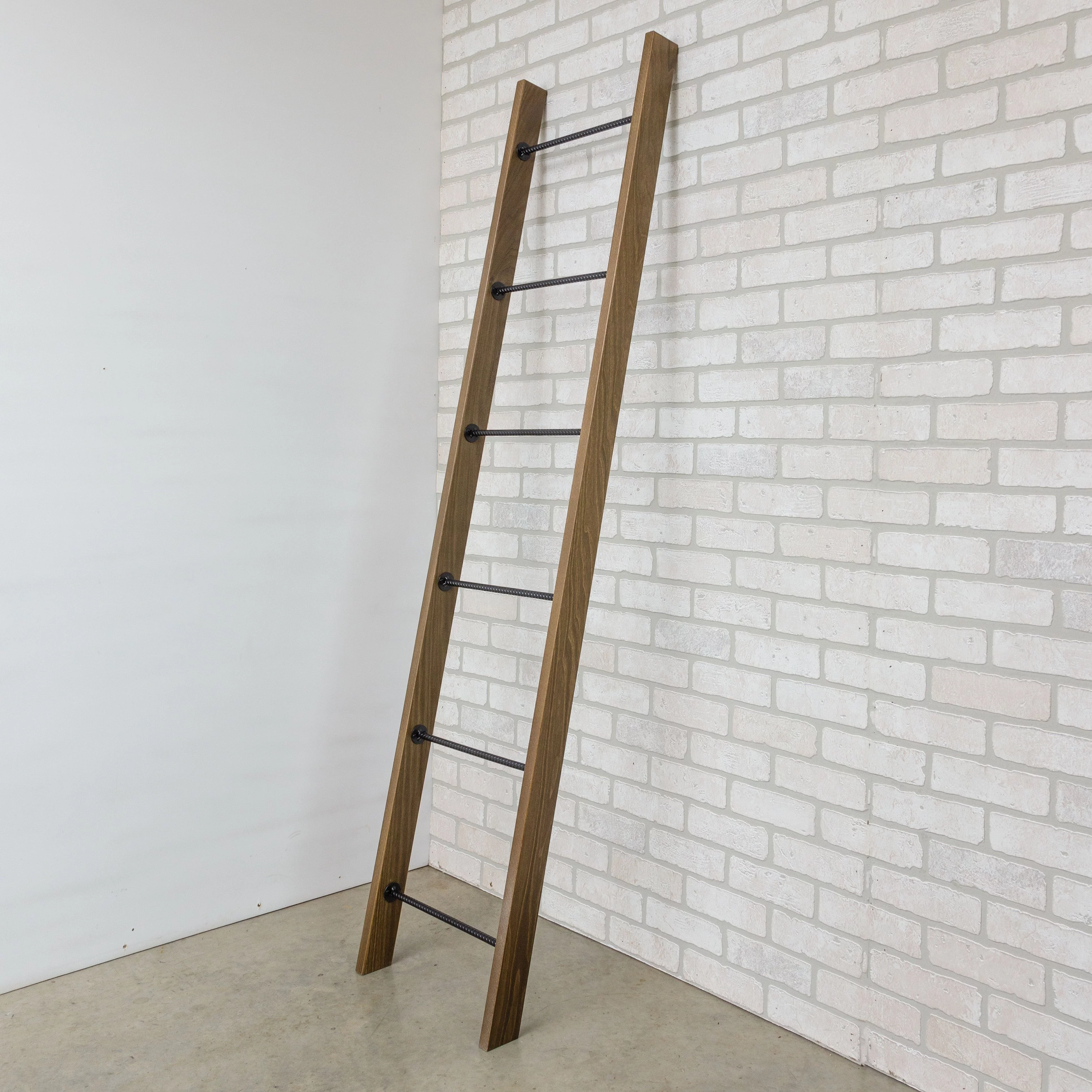 Rustic Farmhouse Blanket Ladder