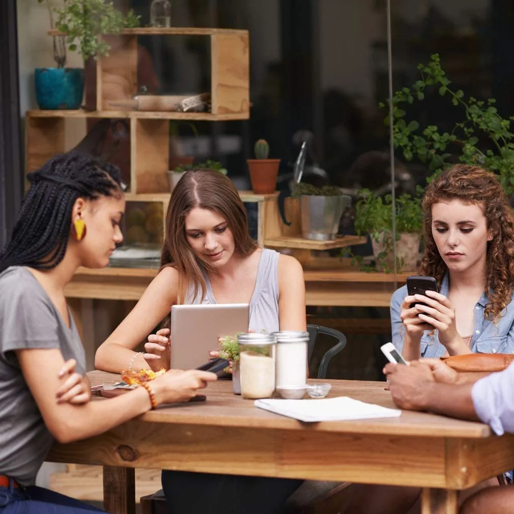 Metal Dining Chairs Set of 4 Patio Chiar Indoor Outdoor Metal Chairs Kitchen Metal Chairs 18 Inch Seat Height Restaurant Chair 330LBS Weight Capacity Tolix Side Metal Stackable Bar Chairs