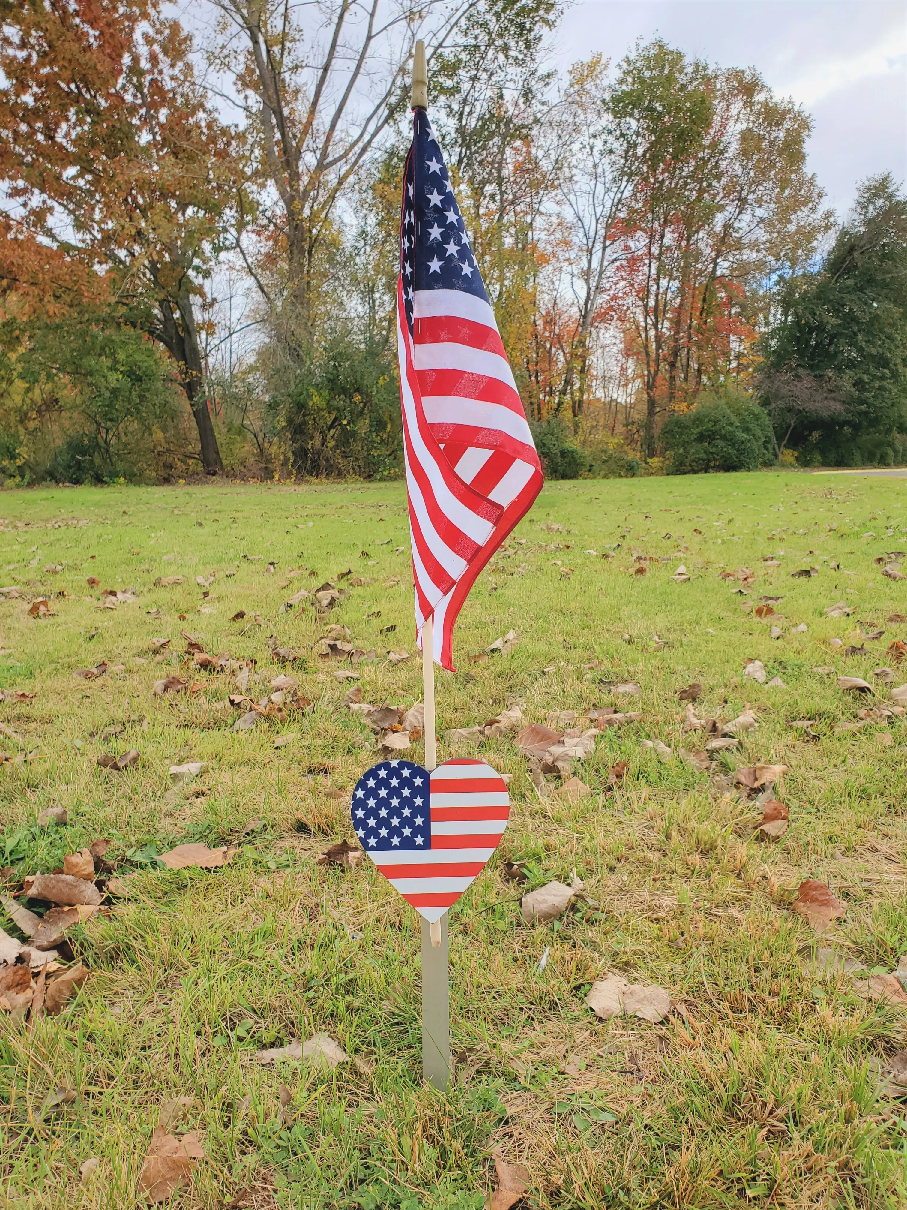 Military Flag Holder - Flag Heart