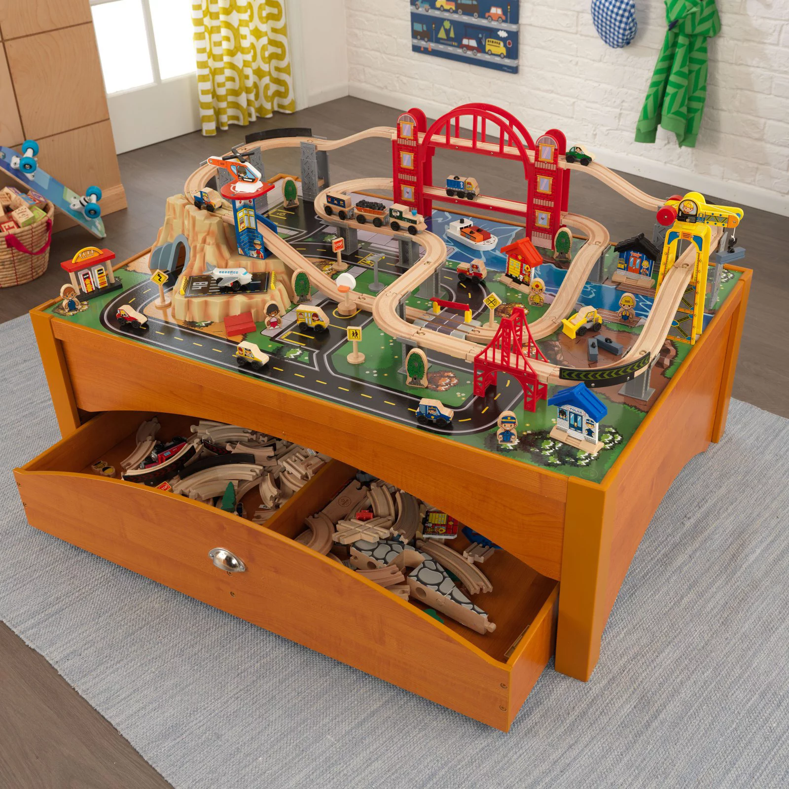 Metropolis Train and Table Set