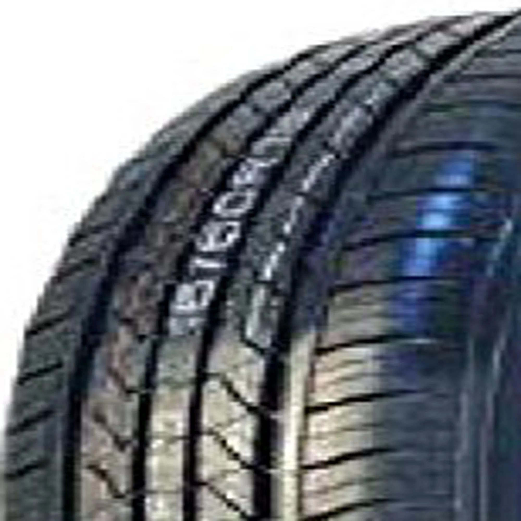 Travelstar UN99 All Season P225/60R18 100V Passenger Tire