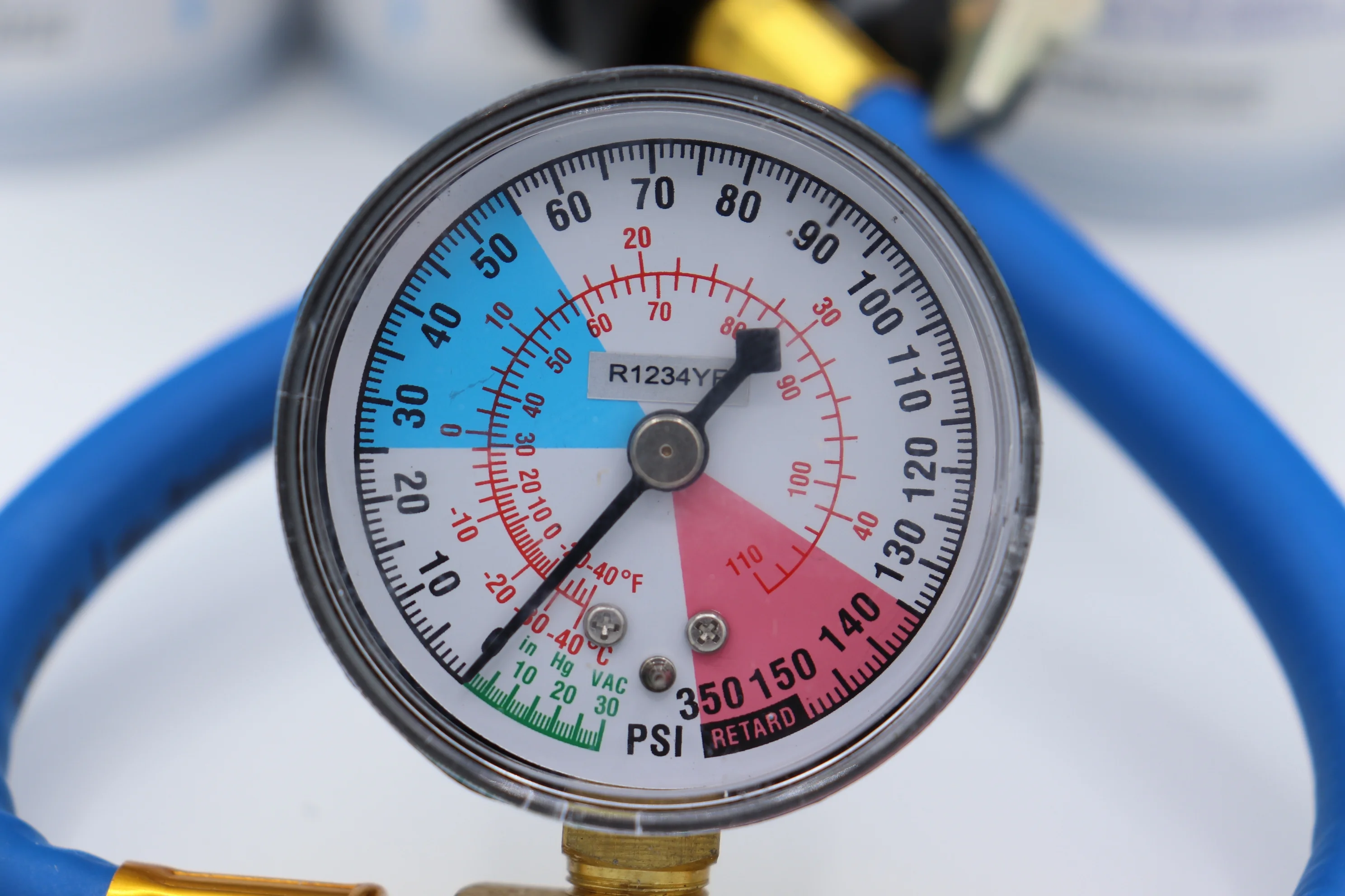 Envirosafe Arctic Air for R1234yf, 12 Cans and Charging Gauge, R-1234yf