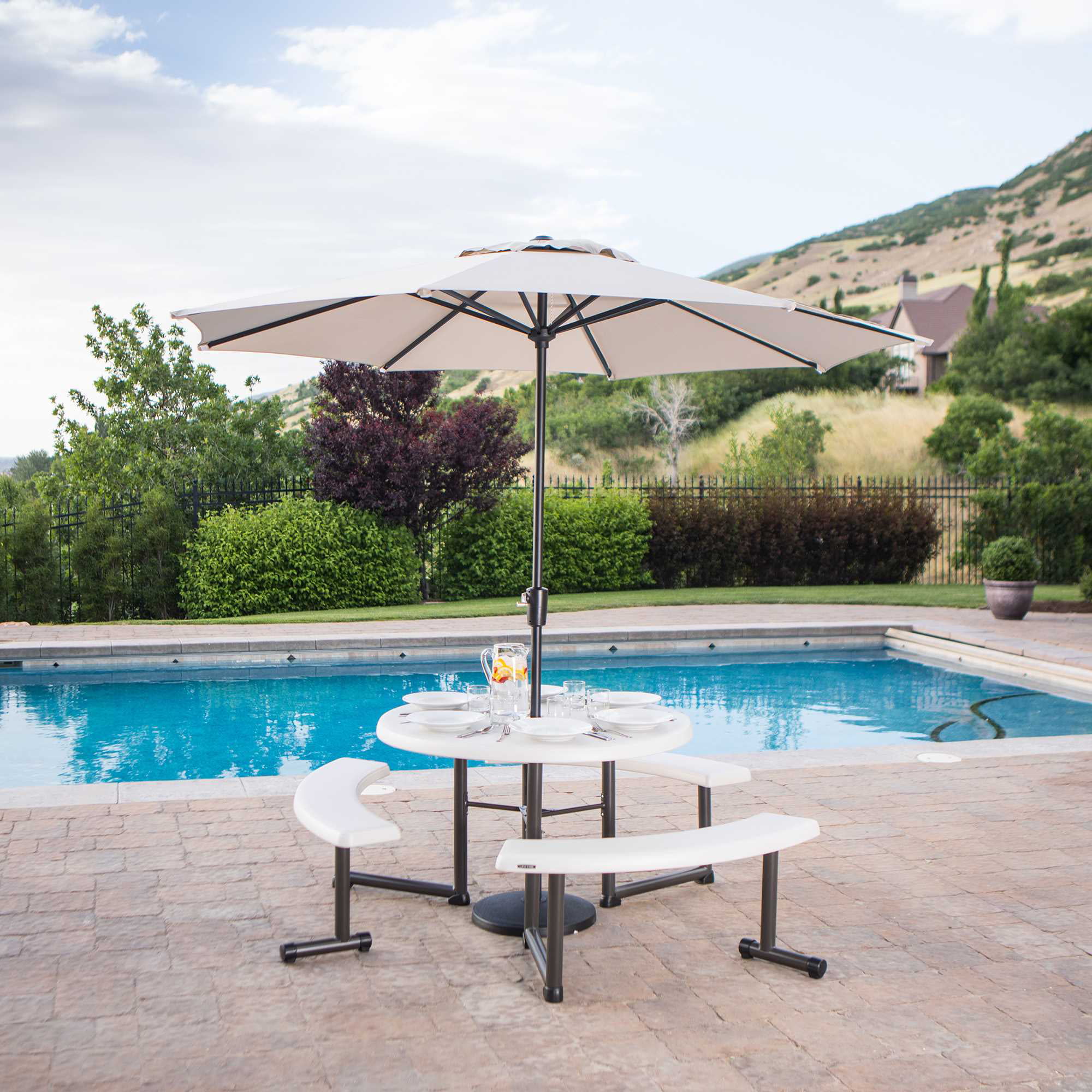 Lifetime Plastic Round Picnic Table, Almond 260205